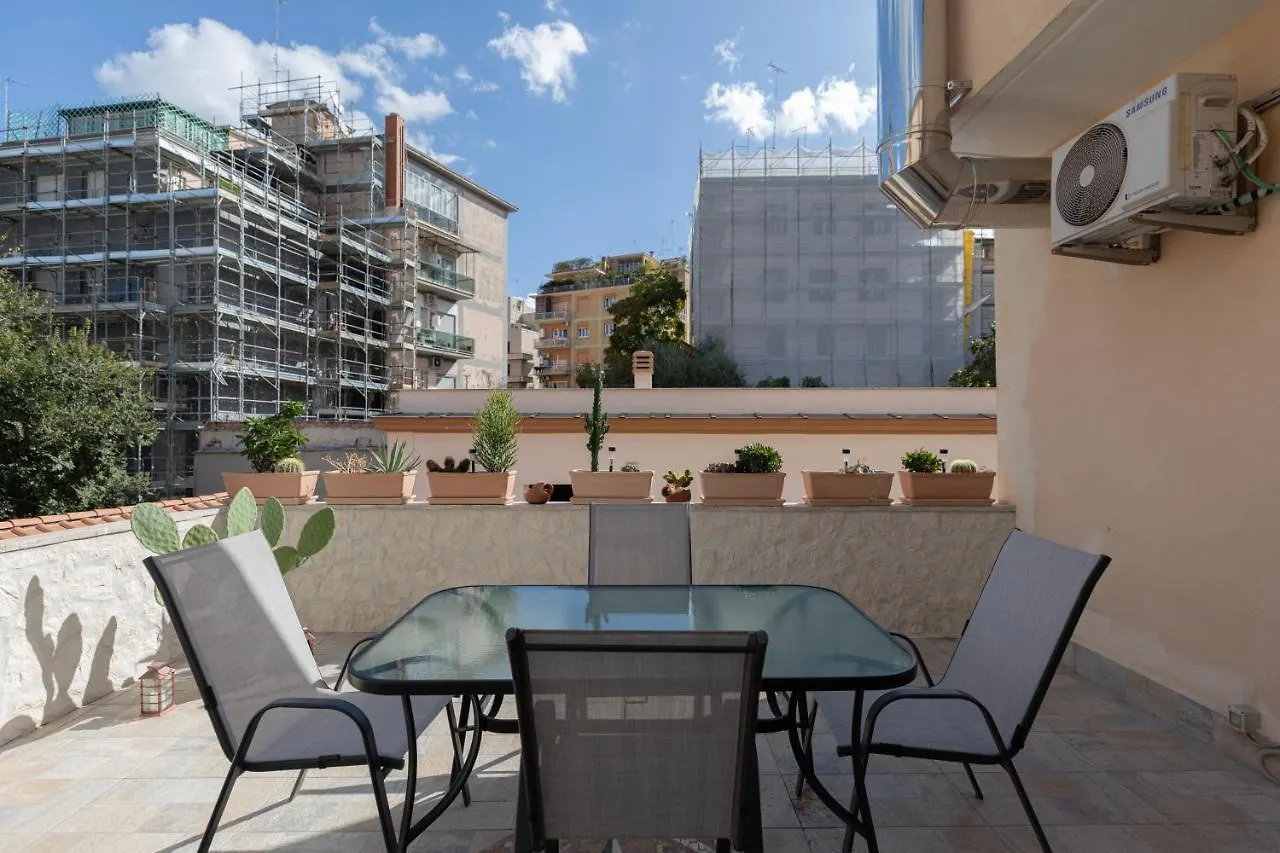 Appartamento Con Terrazza Vicino Al Vaticano Rome Apartment